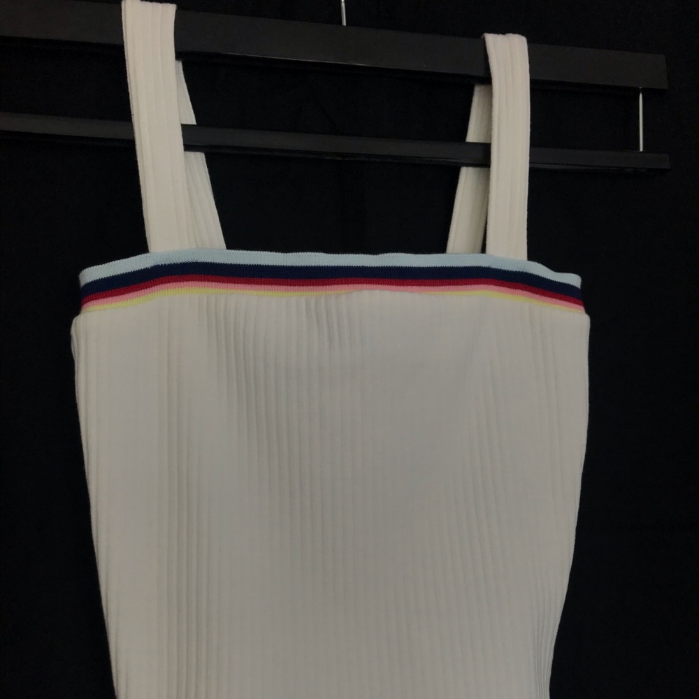 Cropped grey tank top